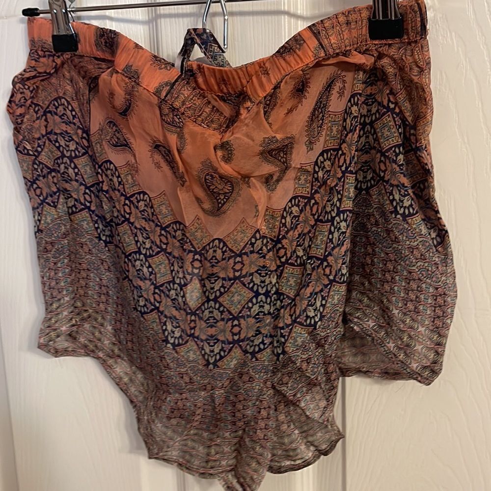 Gypsy Global Village Shorts NWT Size Small - Picture 3 of 6